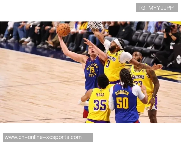 灰熊与湖人第三节精彩对决录像回放分析与精彩瞬间回顾